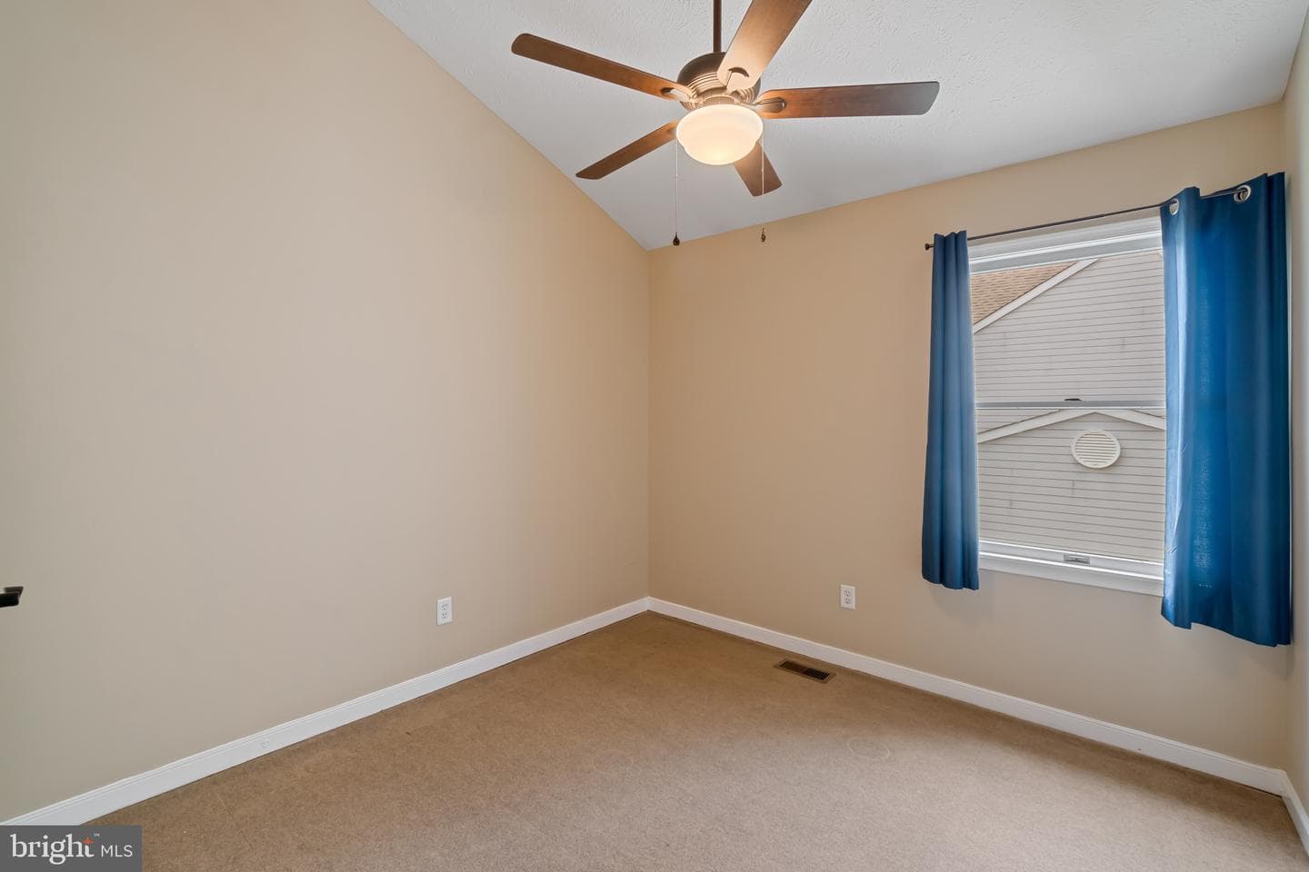 422 Dellcrest Drive photo 18