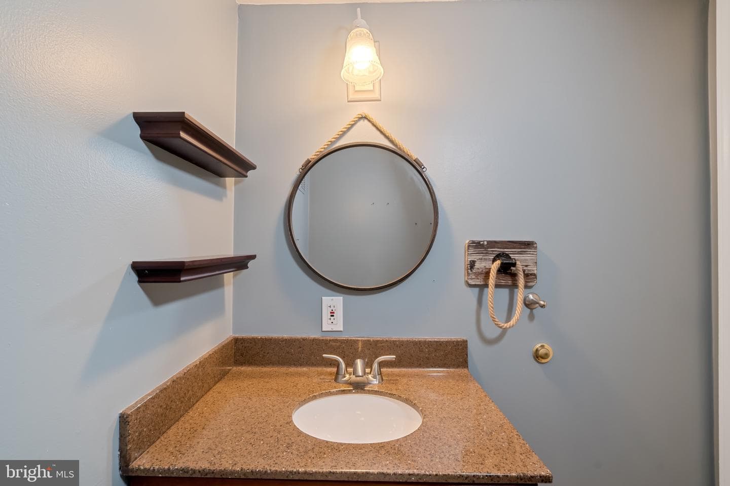 422 Dellcrest Drive photo 24