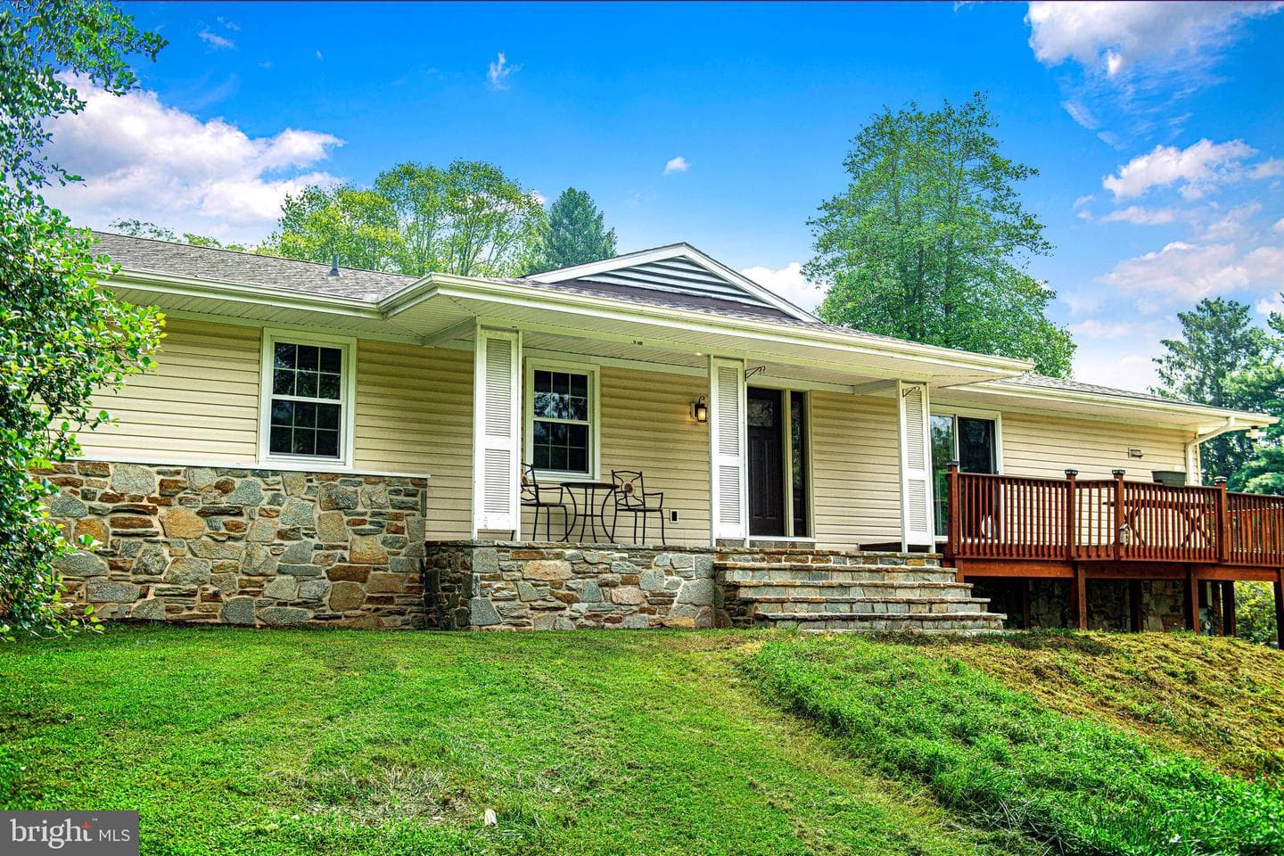 1206 E Macphail Road
