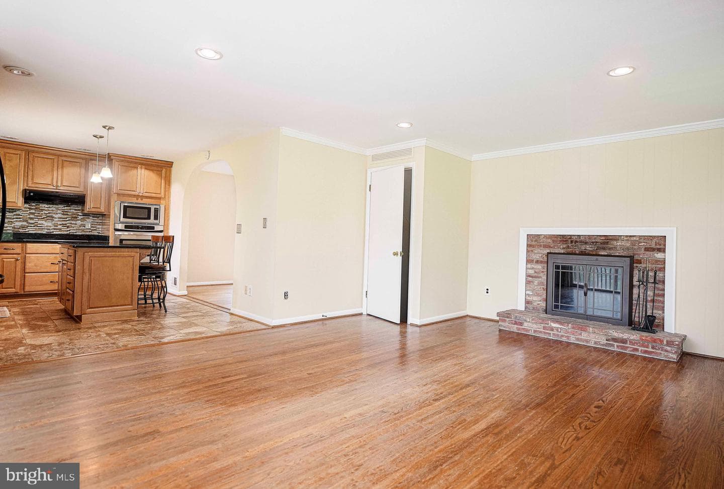 1206 E Macphail Road photo 10