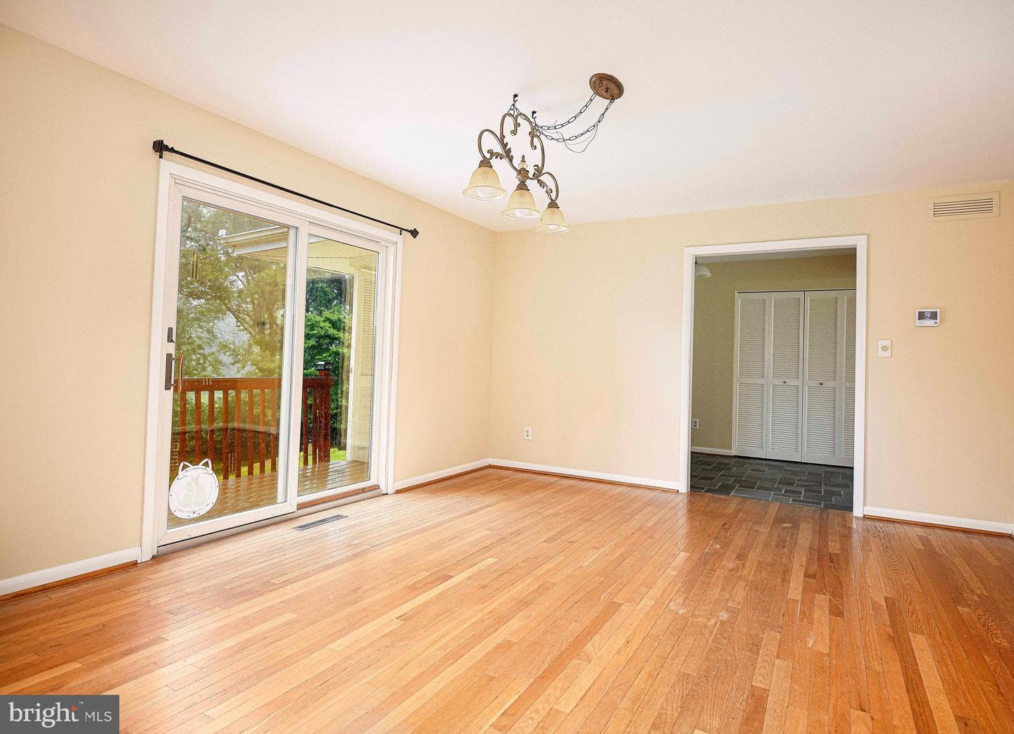 1206 E Macphail Road photo 13