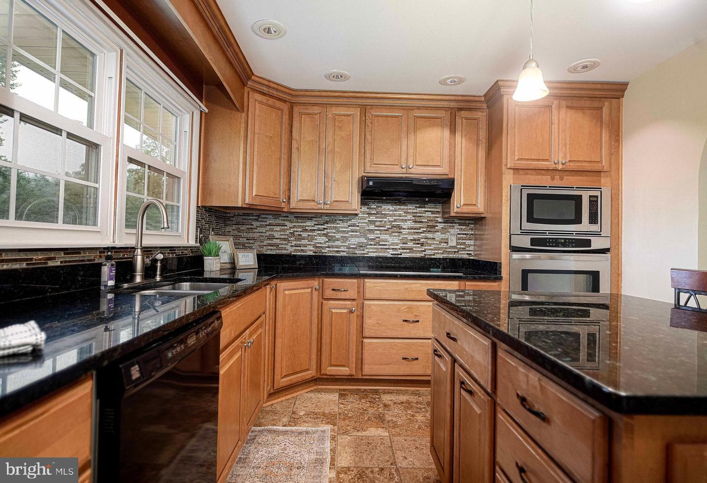 1206 E Macphail Road photo 16