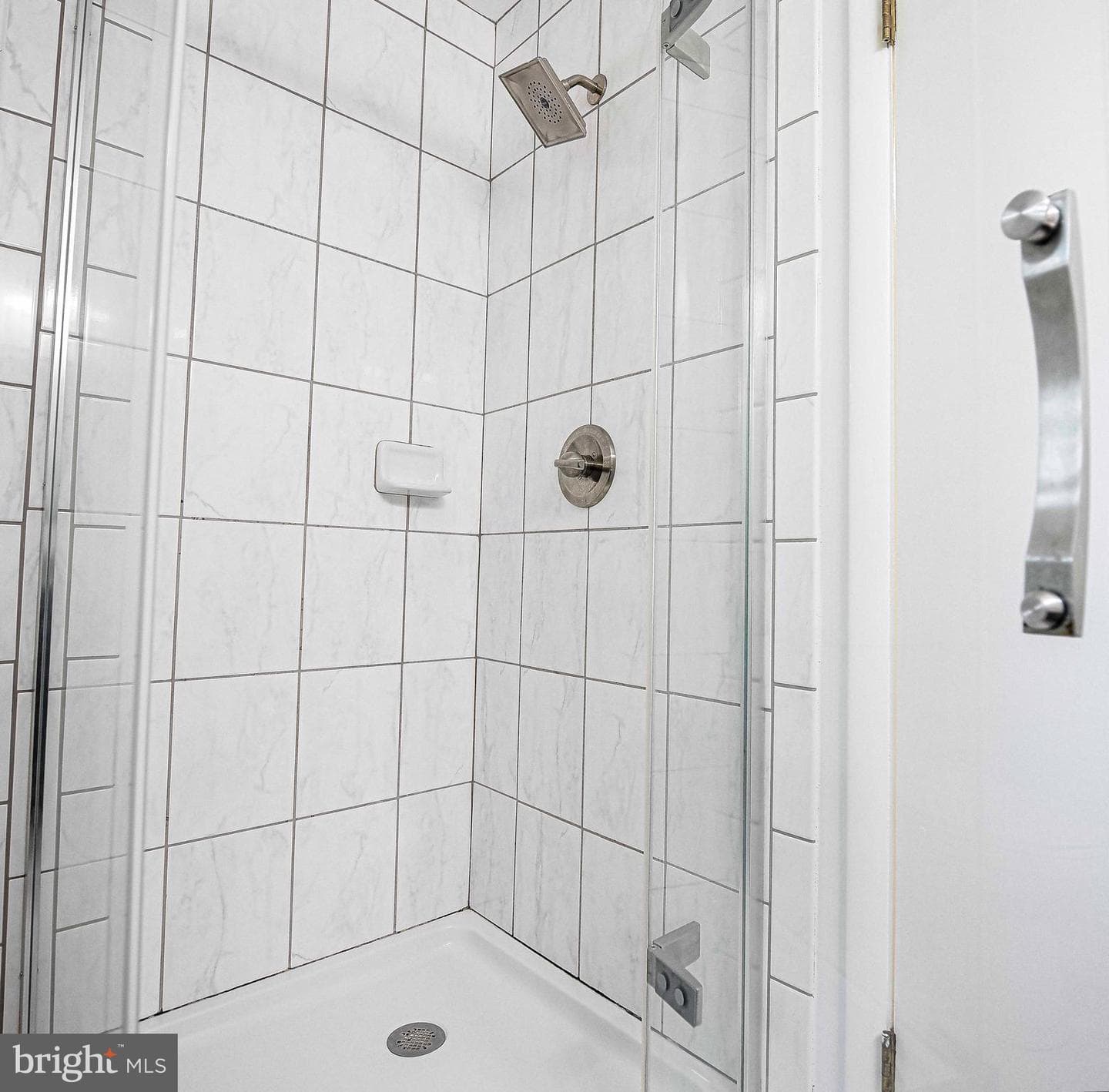 1206 E Macphail Road photo 23