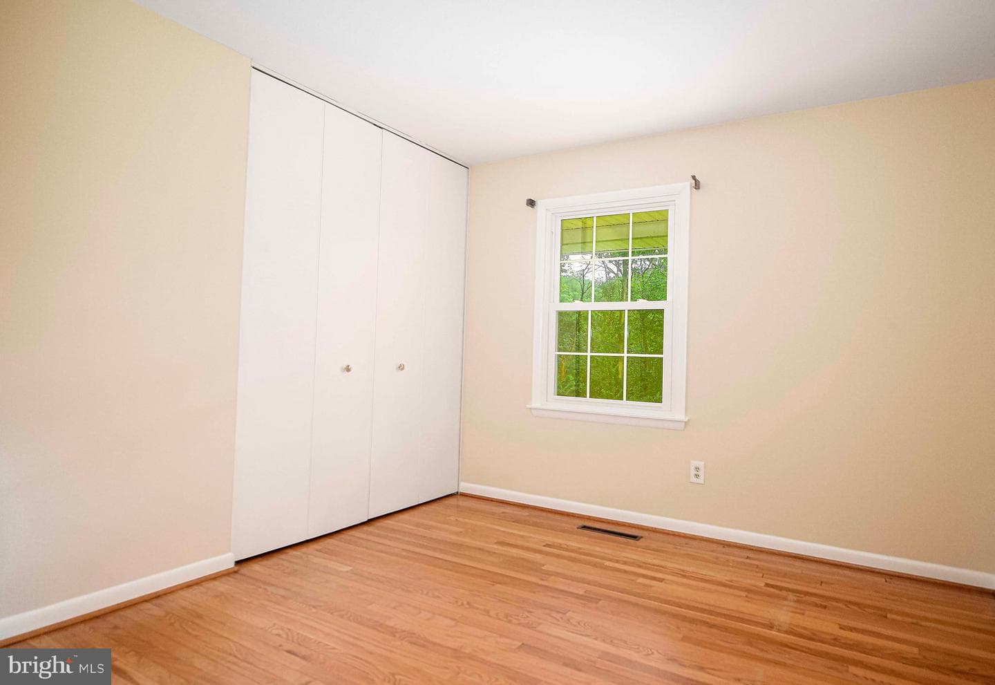1206 E Macphail Road photo 24