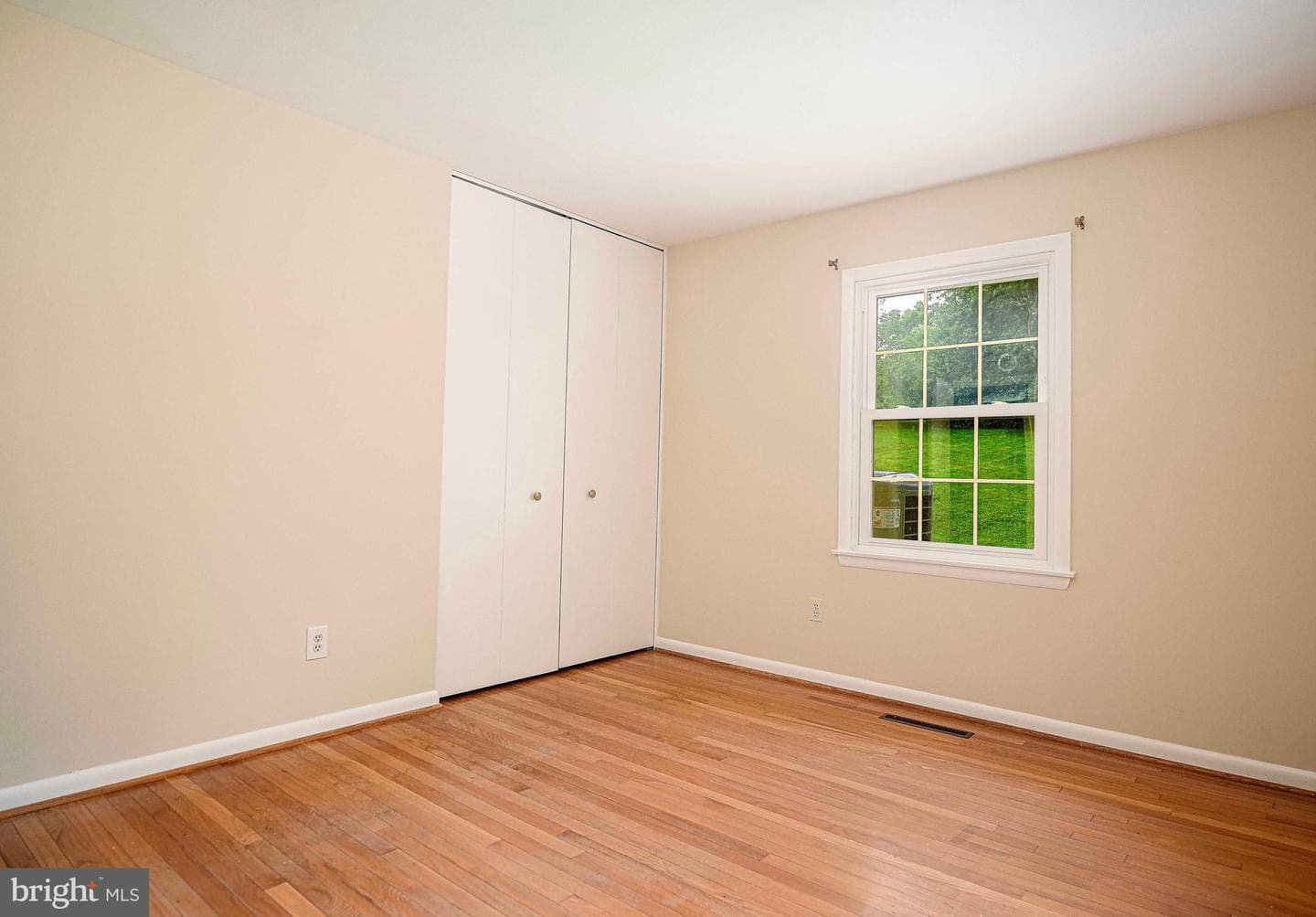1206 E Macphail Road photo 26