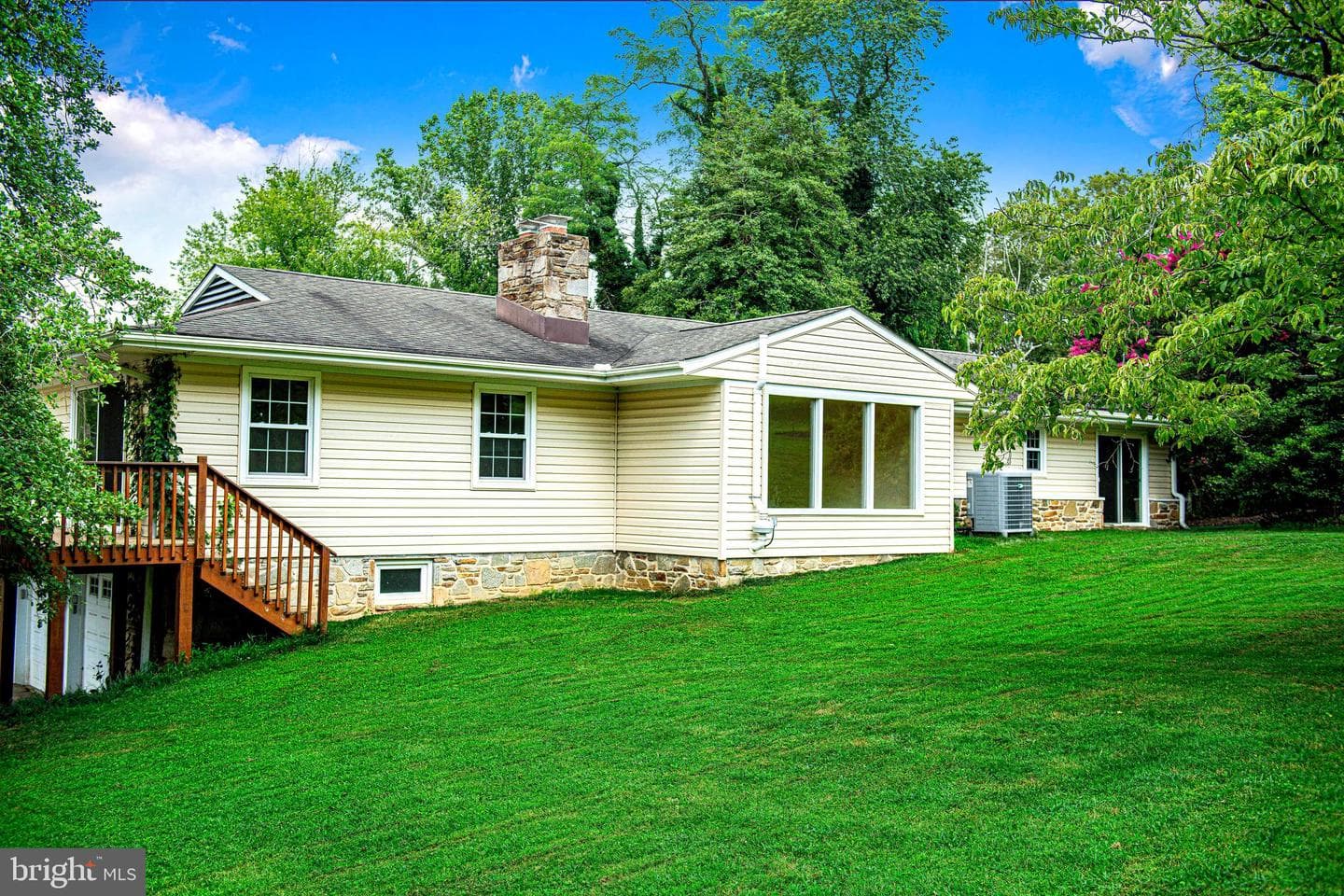 1206 E Macphail Road photo 29