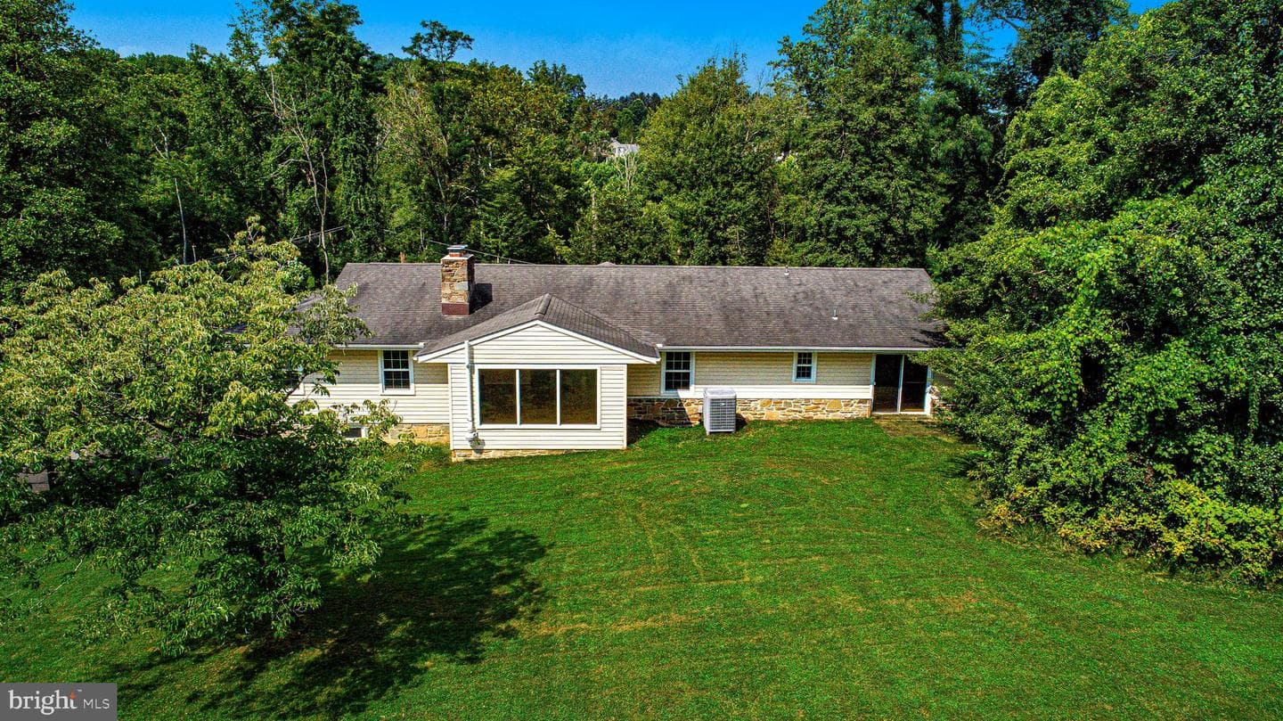 1206 E Macphail Road photo 42