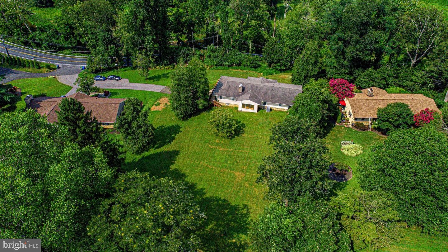 1206 E Macphail Road photo 46