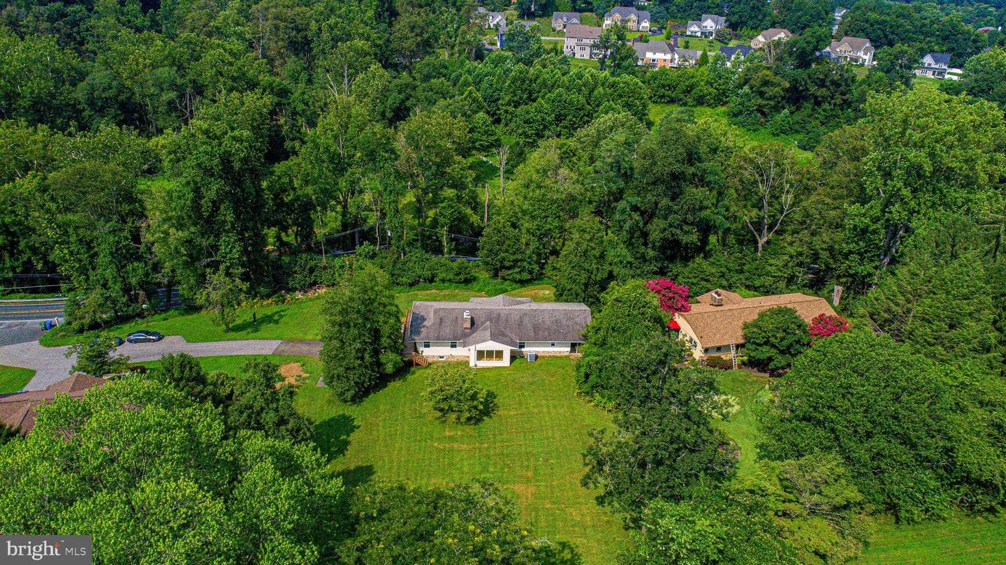 1206 E Macphail Road photo 47