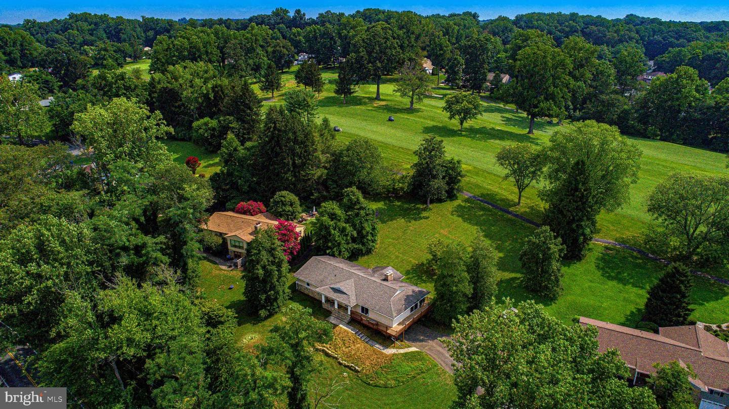 1206 E Macphail Road photo 49
