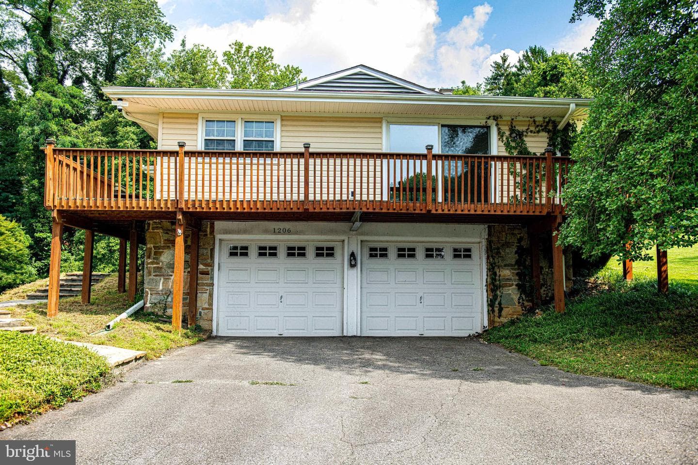 1206 E Macphail Road photo 6
