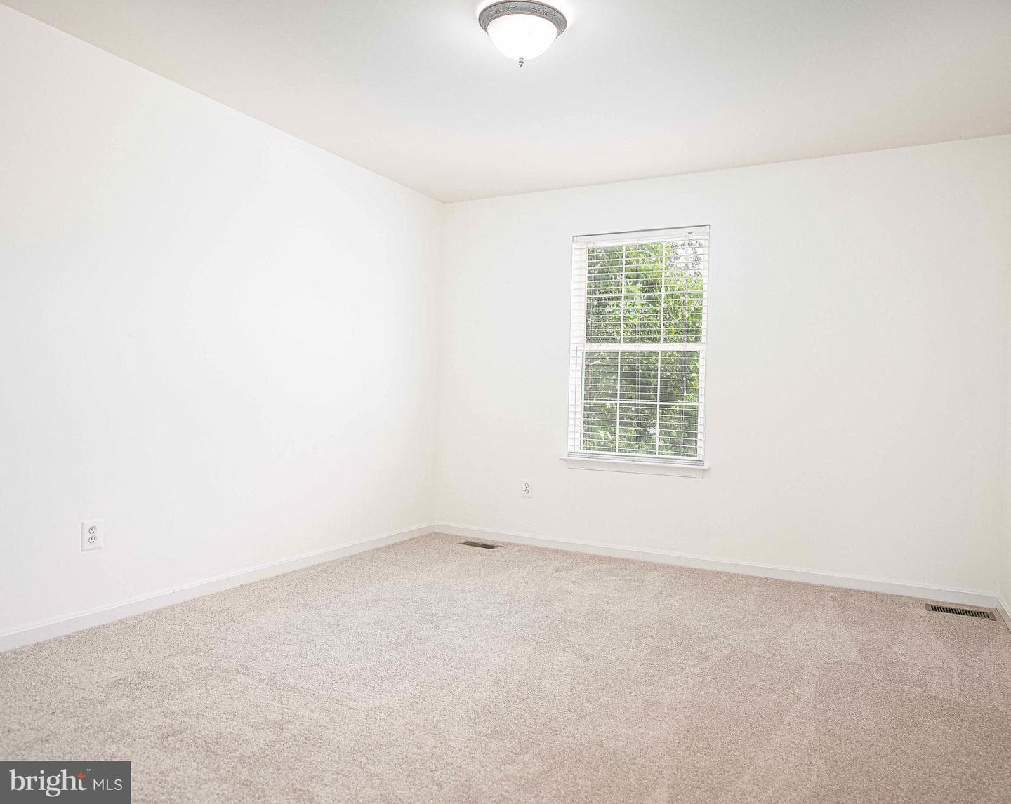 402 Weatherby Road photo 33