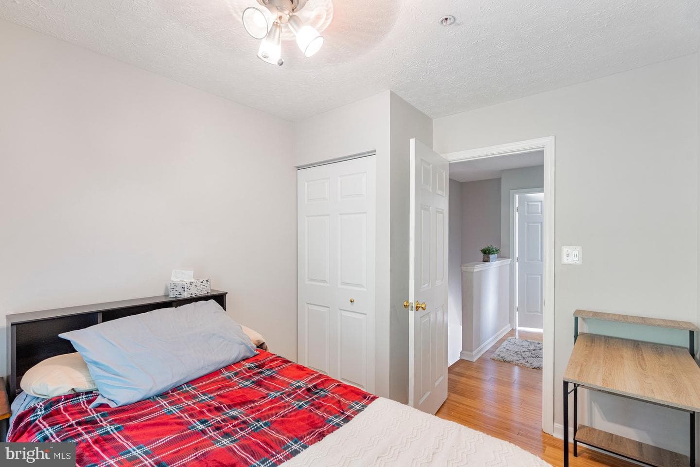 526 Harbour Court photo 28