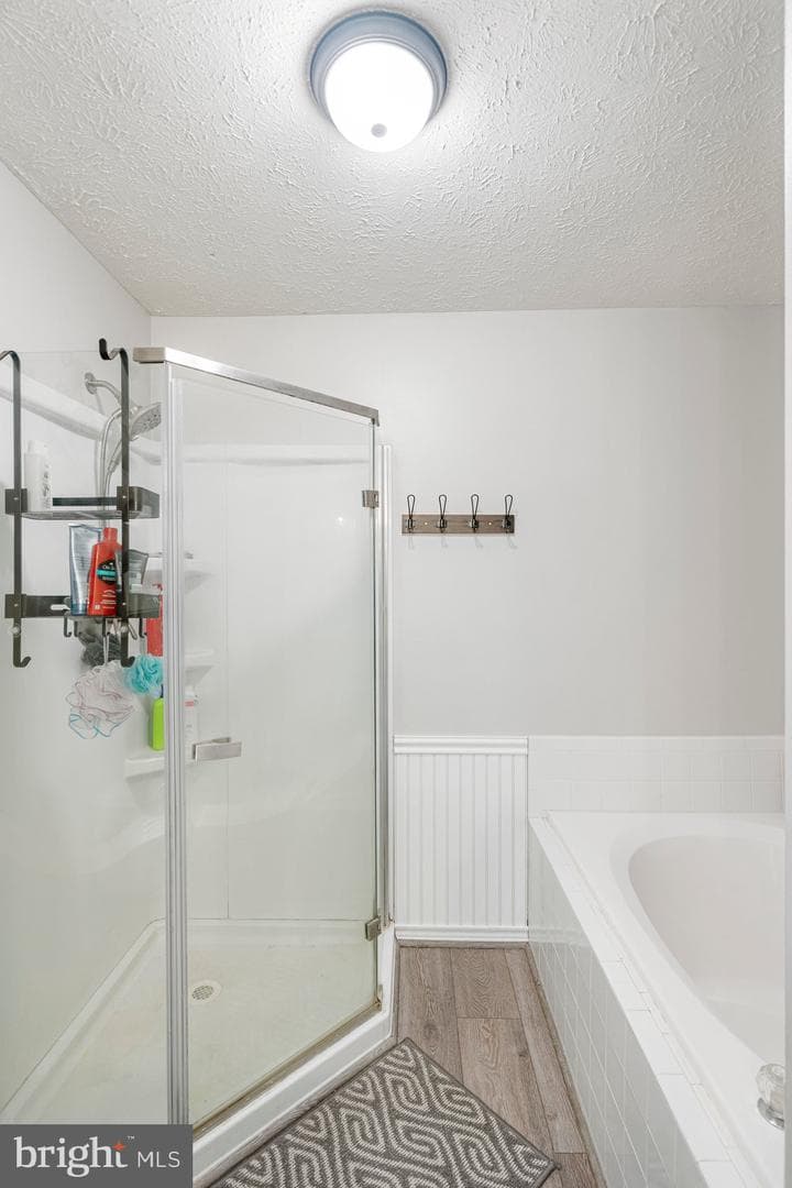 526 Harbour Court photo 31