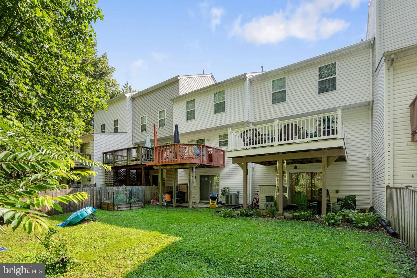 526 Harbour Court photo 36