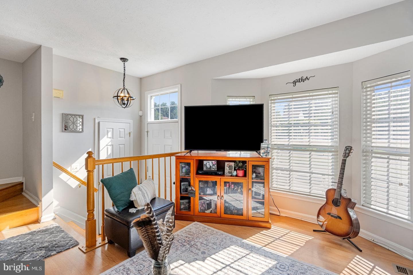 526 Harbour Court photo 9
