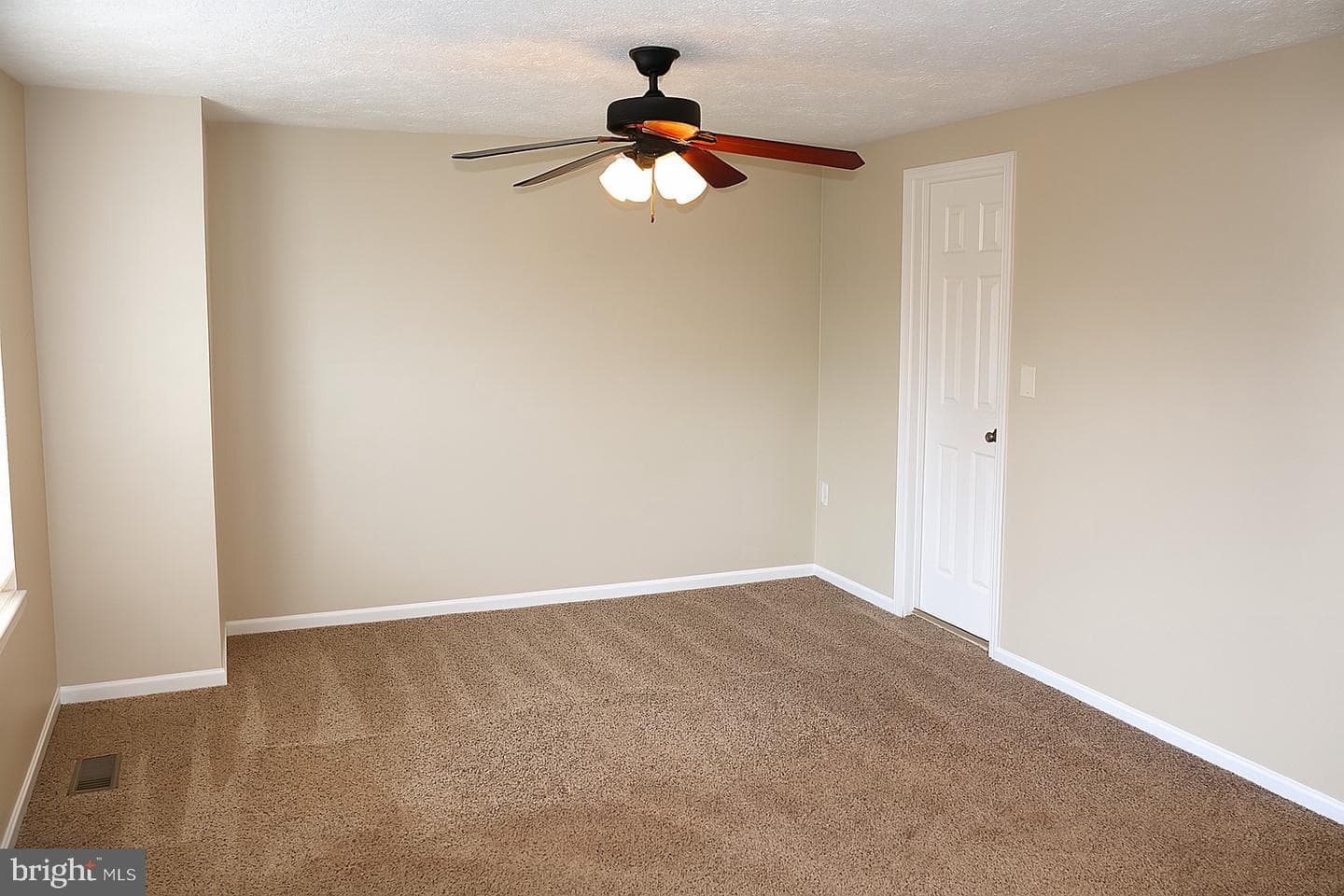 1311 Acorn Ridge Court photo 4