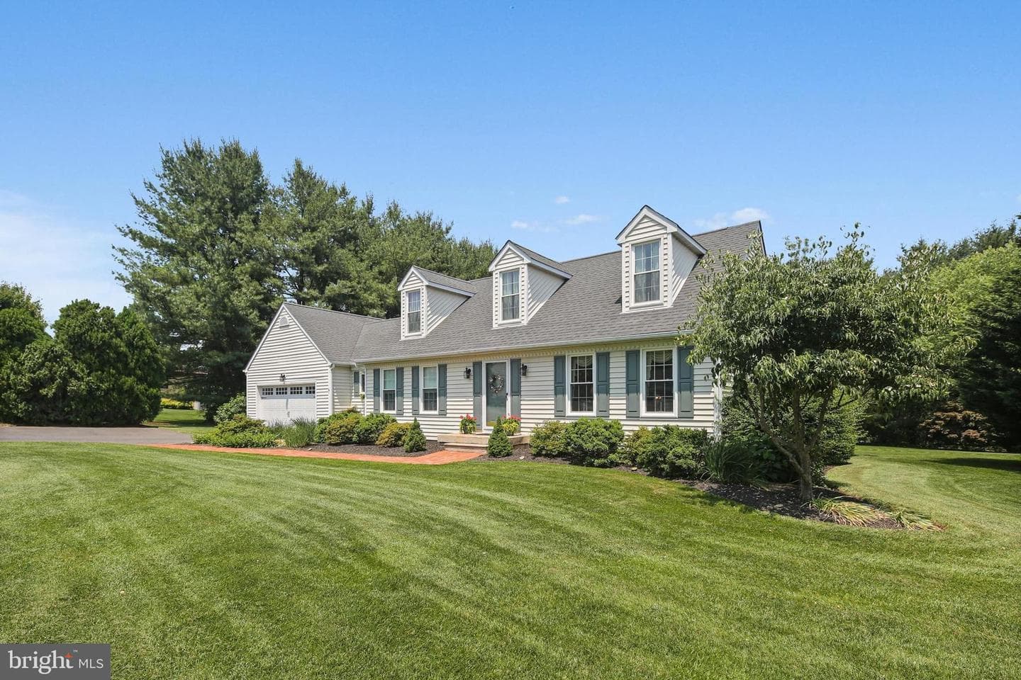 5121 Meadowview Drive photo 3