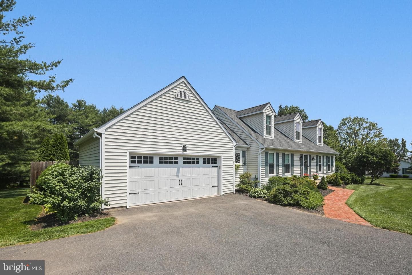 5121 Meadowview Drive photo 4