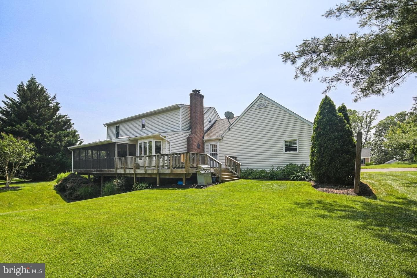 5121 Meadowview Drive photo 8