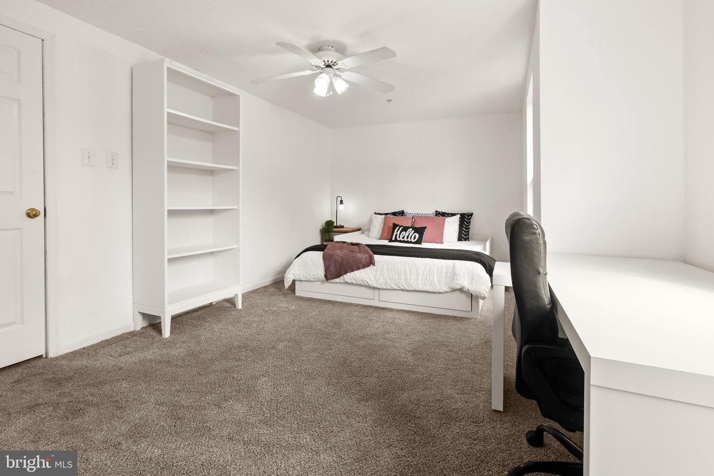 903 Gainsborough Court photo 16