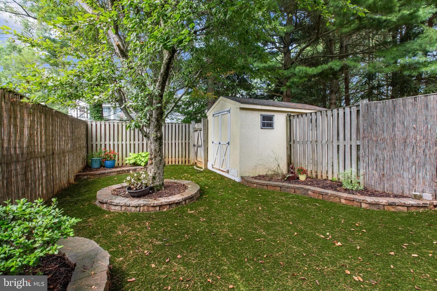 903 Gainsborough Court photo 21
