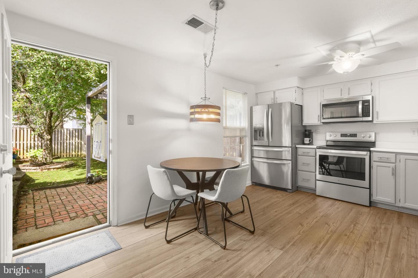 903 Gainsborough Court photo 8