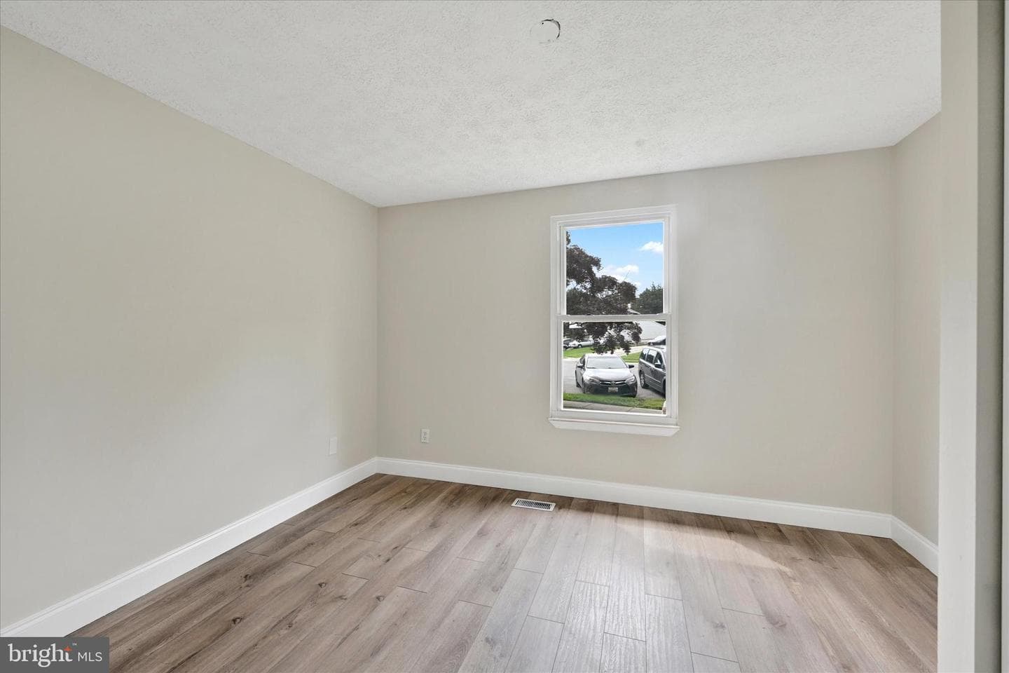 2956 Sunderland Court photo 12