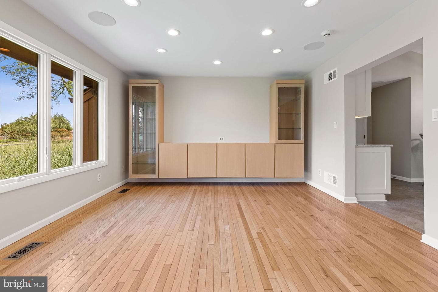 2413 Engle Road photo 10