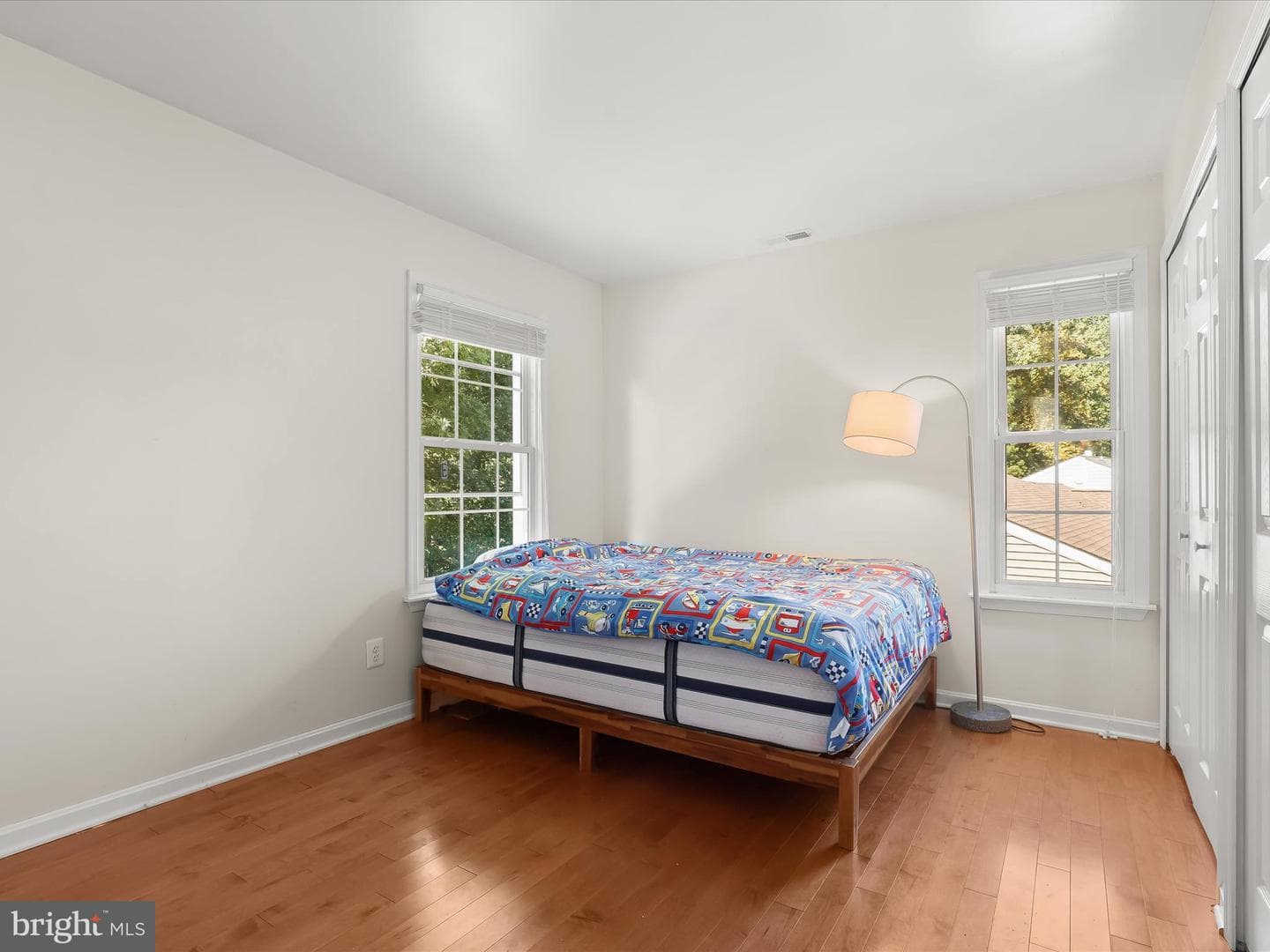 453 Crisfield Drive photo 26
