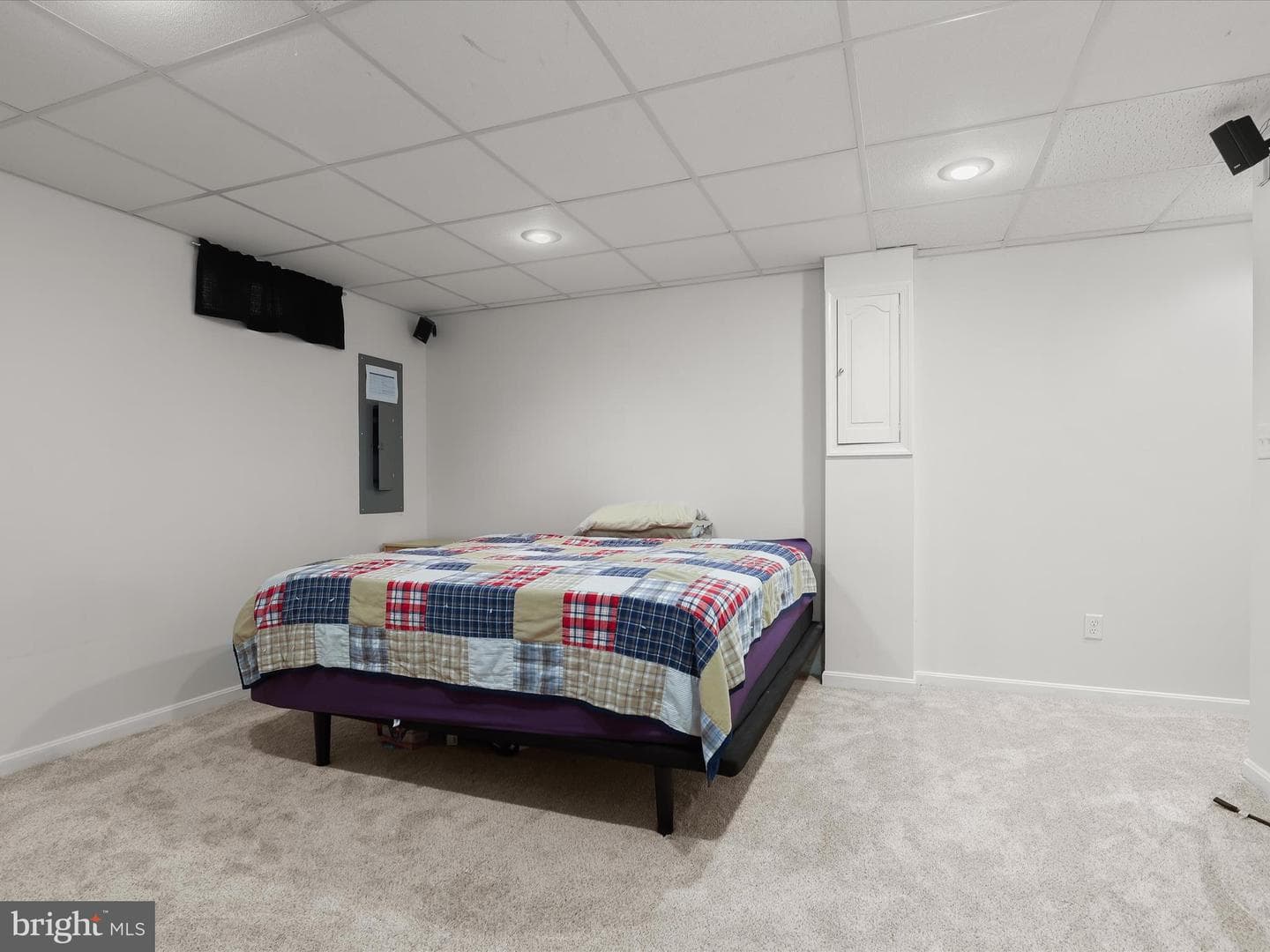 453 Crisfield Drive photo 36