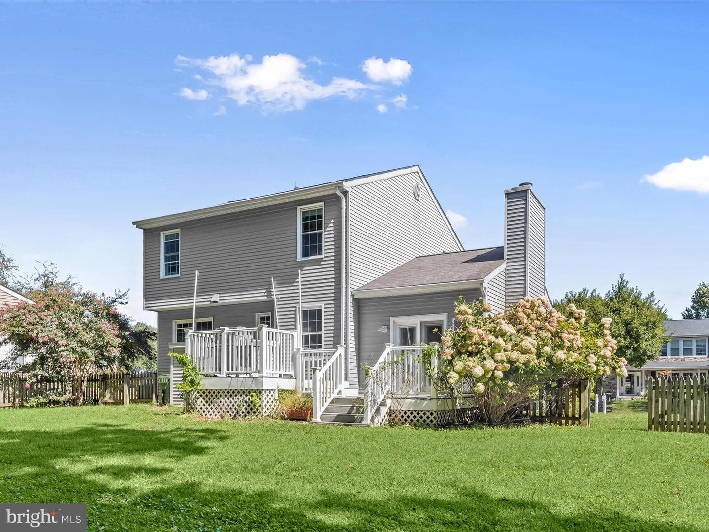 453 Crisfield Drive photo 38