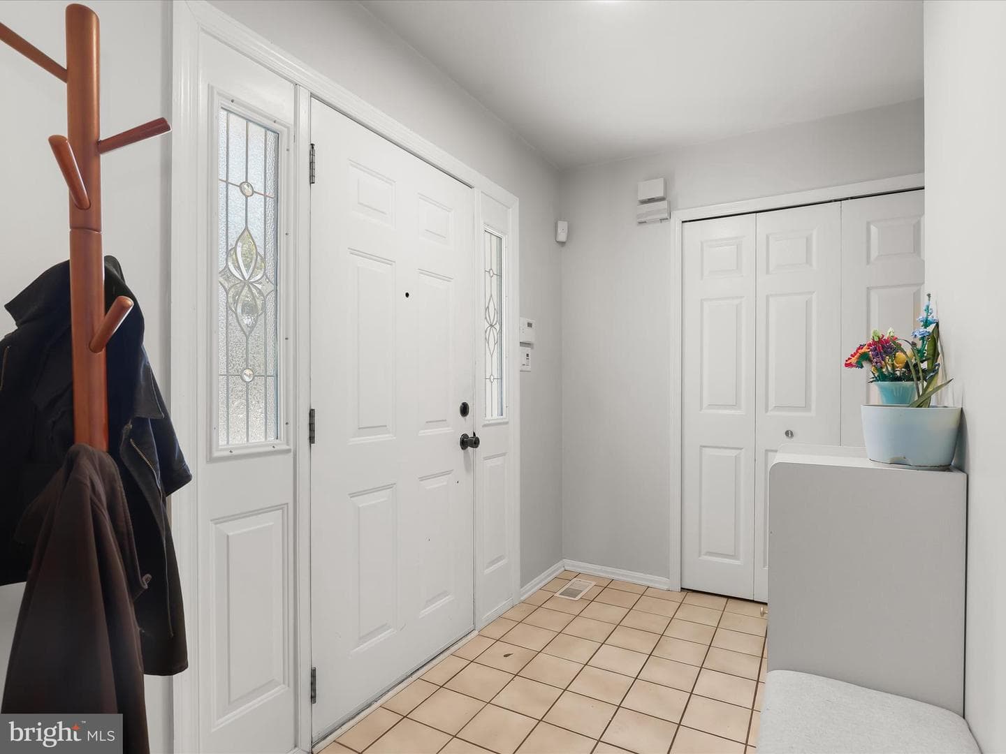 453 Crisfield Drive photo 4