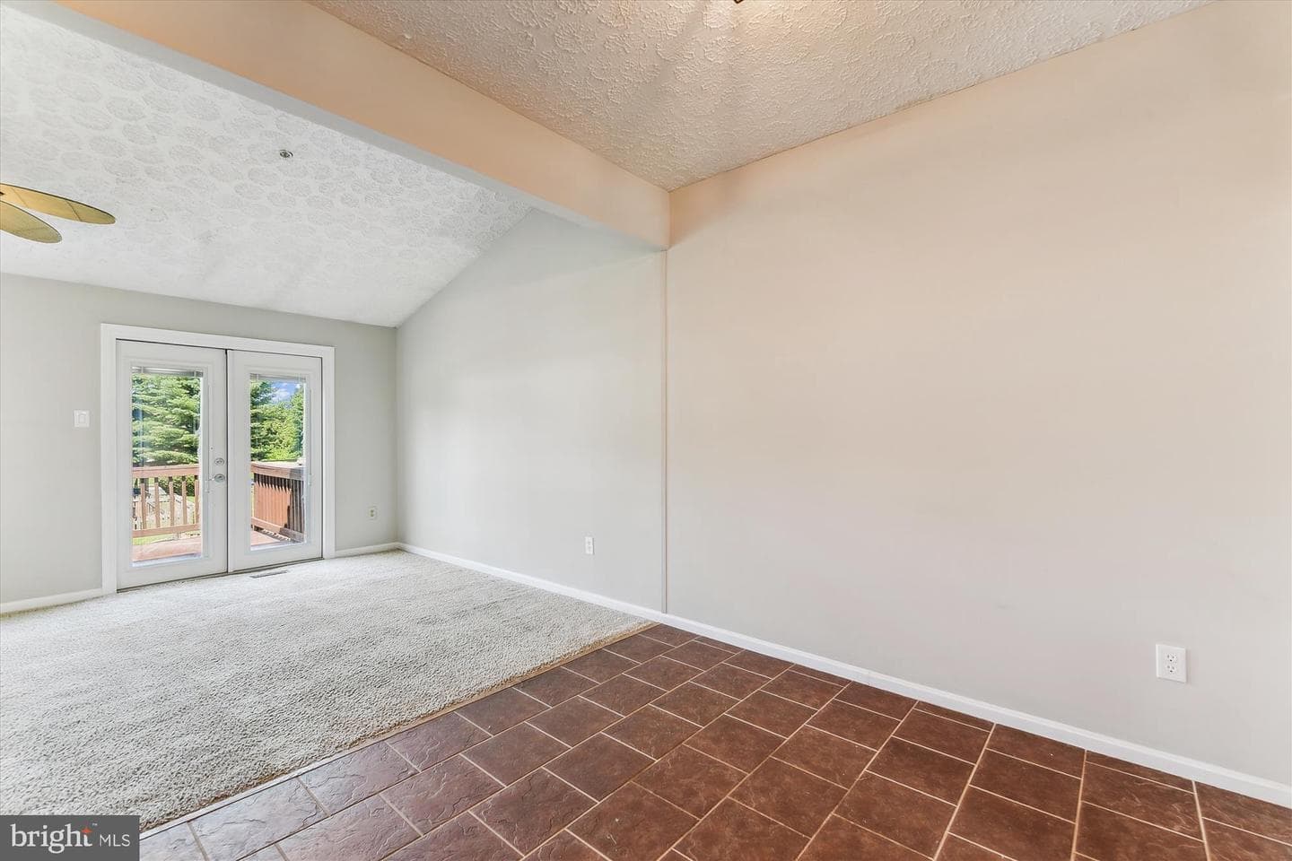 582 Doefield Court photo 15