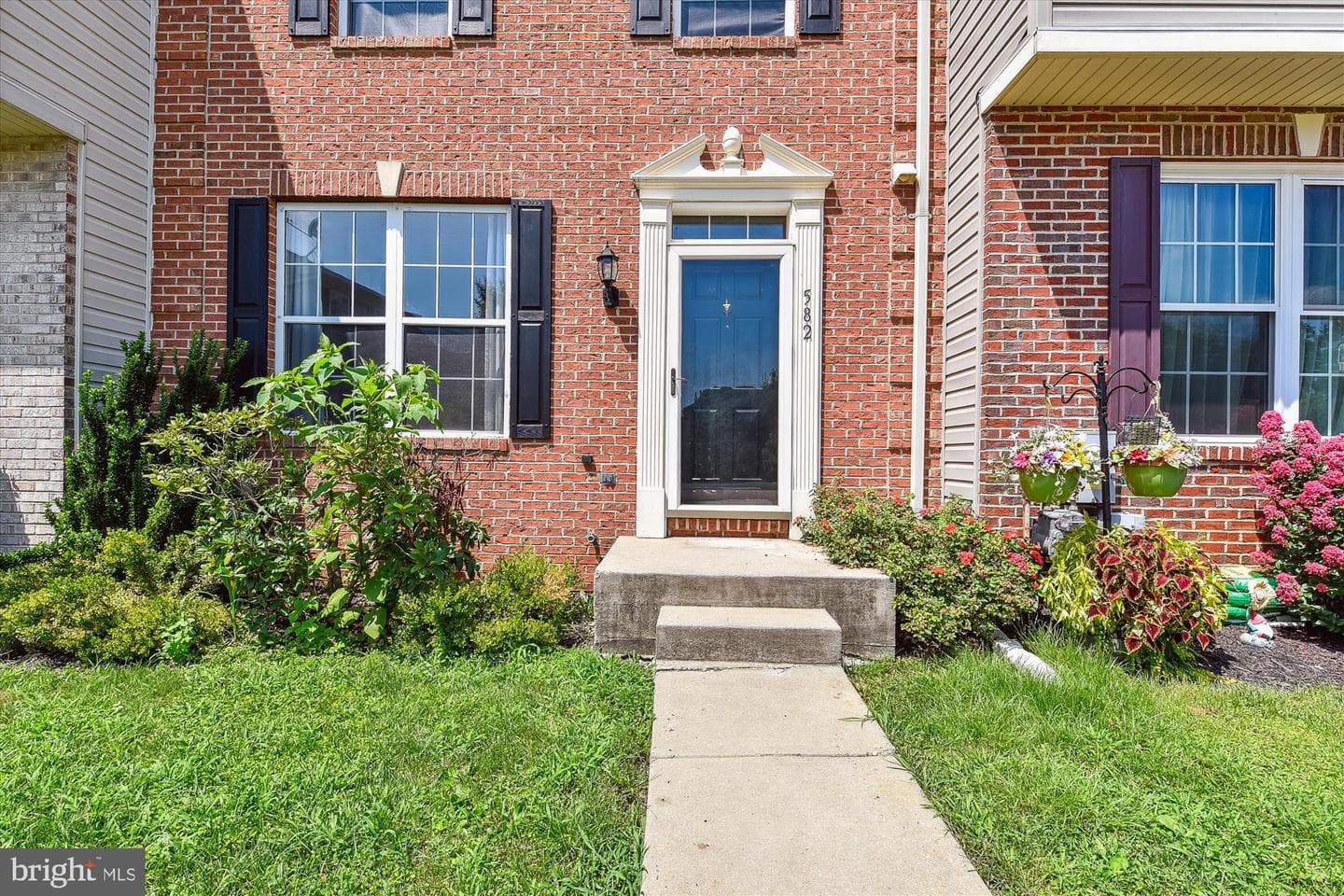 582 Doefield Court photo 2