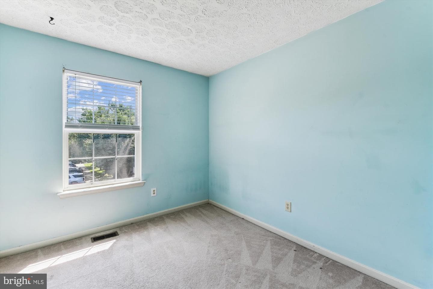 582 Doefield Court photo 29