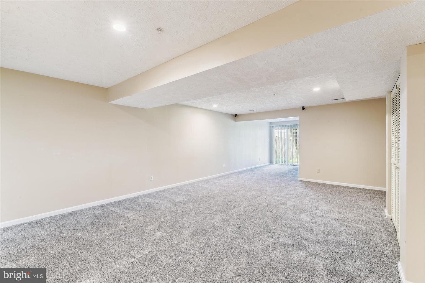 582 Doefield Court photo 36