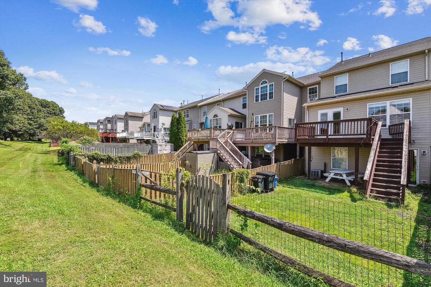 582 Doefield Court photo 43