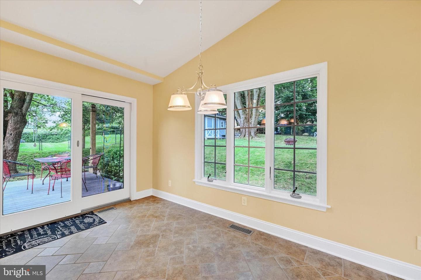 711 Idlewild Road photo 16