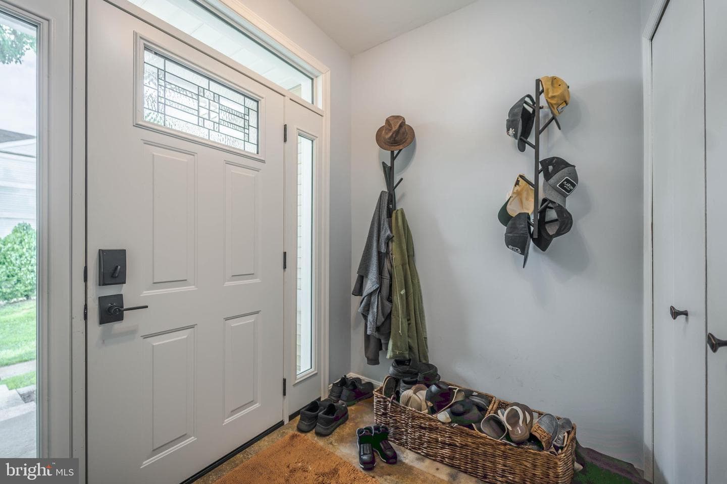 428 Kentmore Terrace photo 2