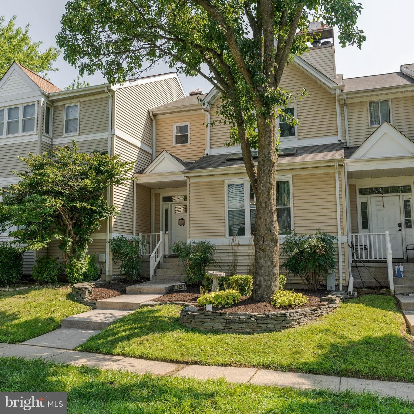 428 Kentmore Terrace photo 36