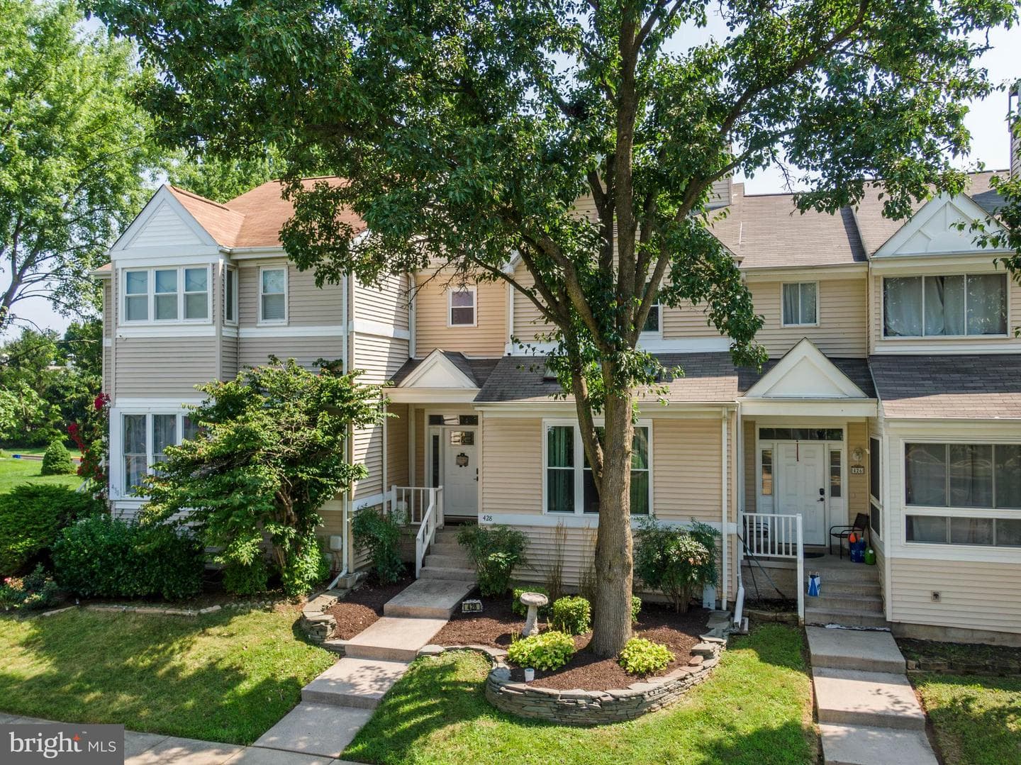 428 Kentmore Terrace photo 37