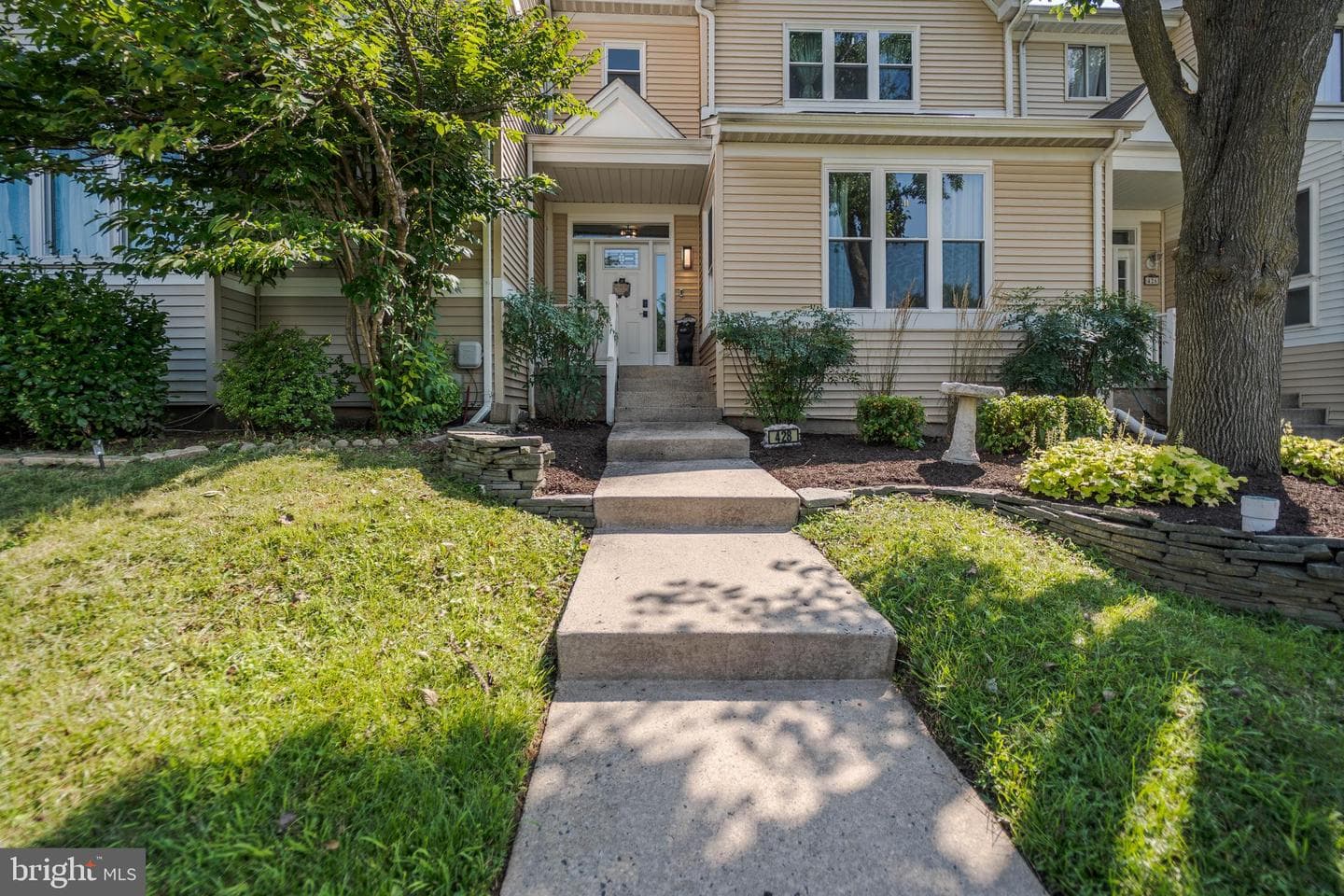 428 Kentmore Terrace photo 39