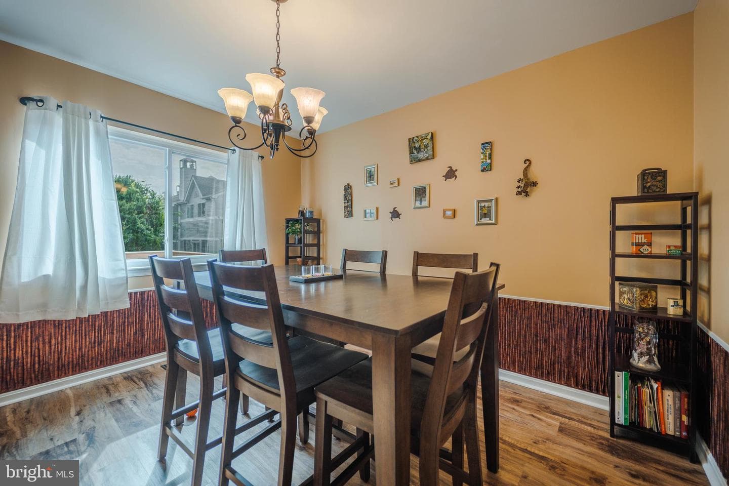 428 Kentmore Terrace photo 9