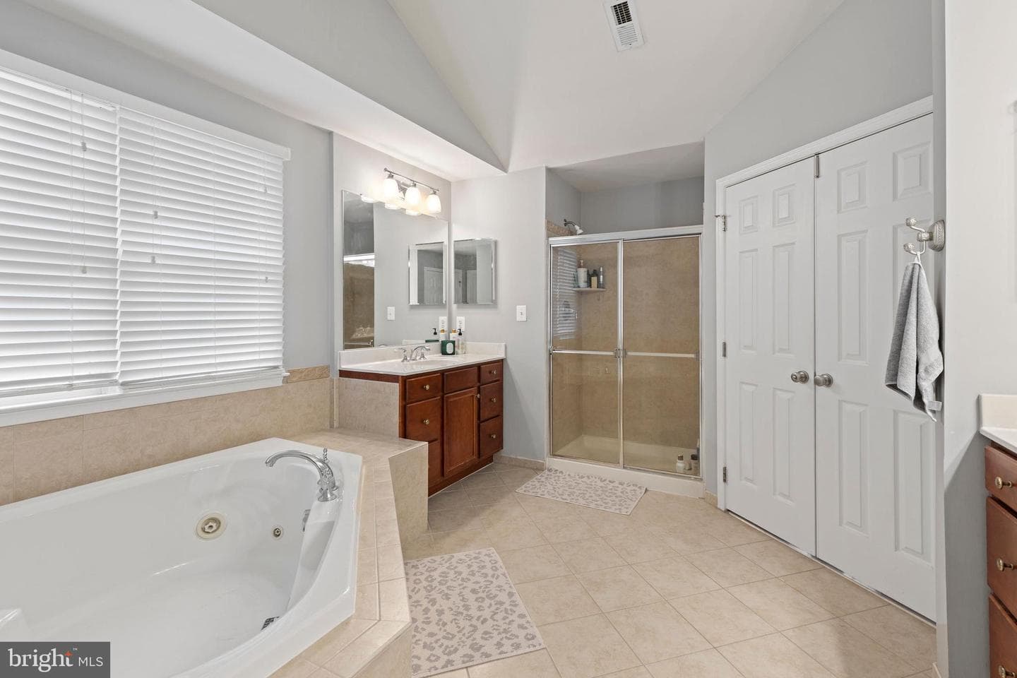 2122 Overlook Court photo 24
