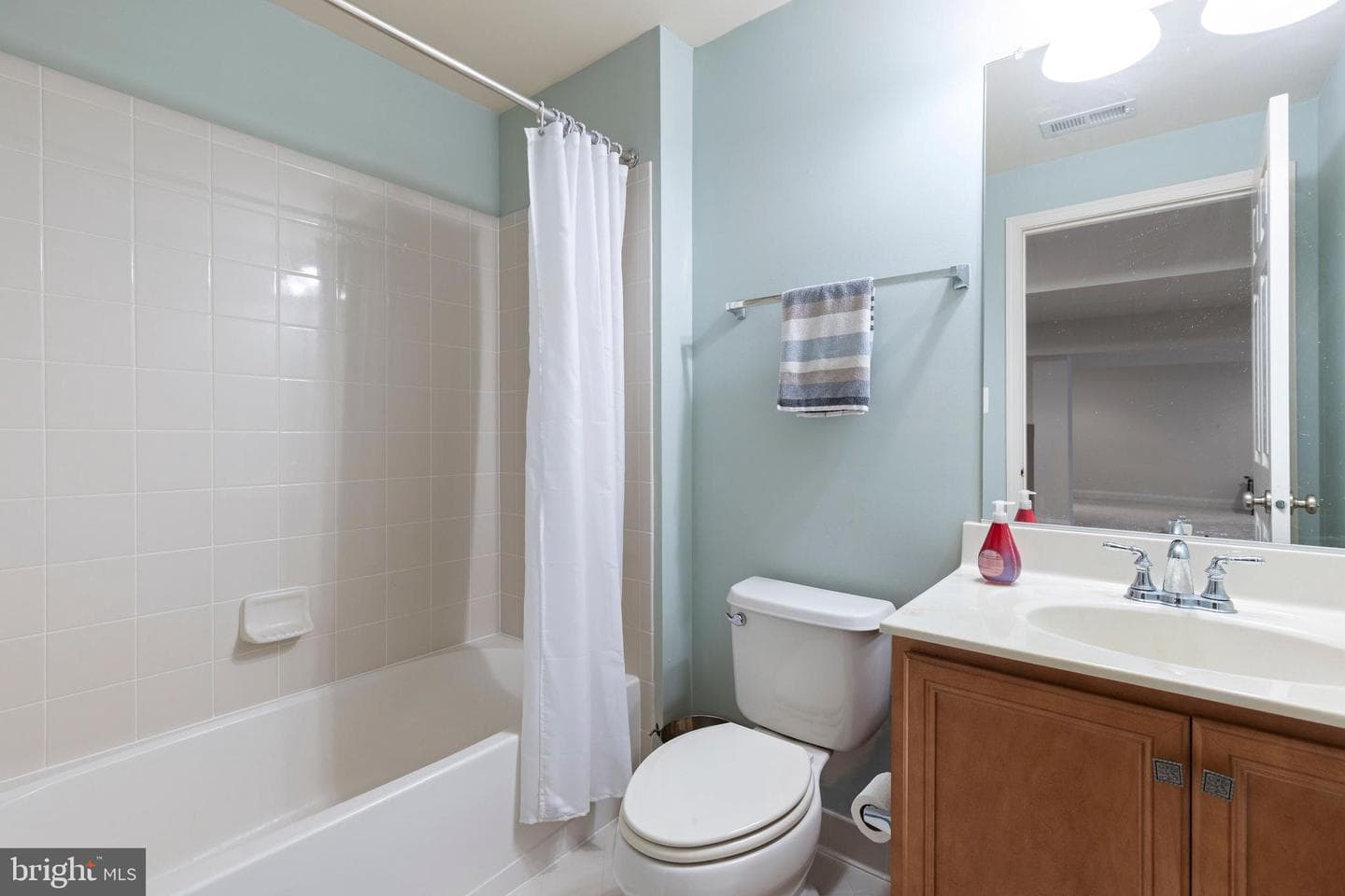 2122 Overlook Court photo 28