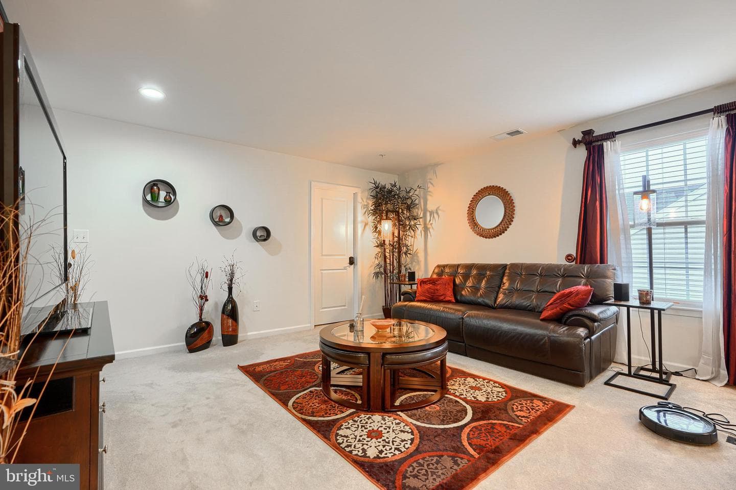 734 Falcon Lane photo 26