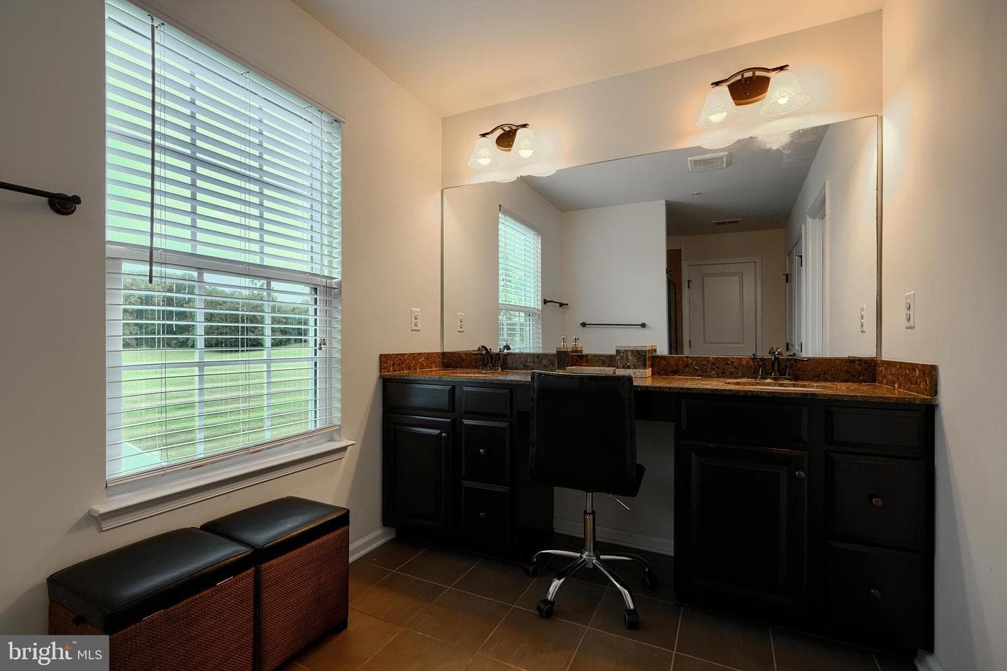 734 Falcon Lane photo 37