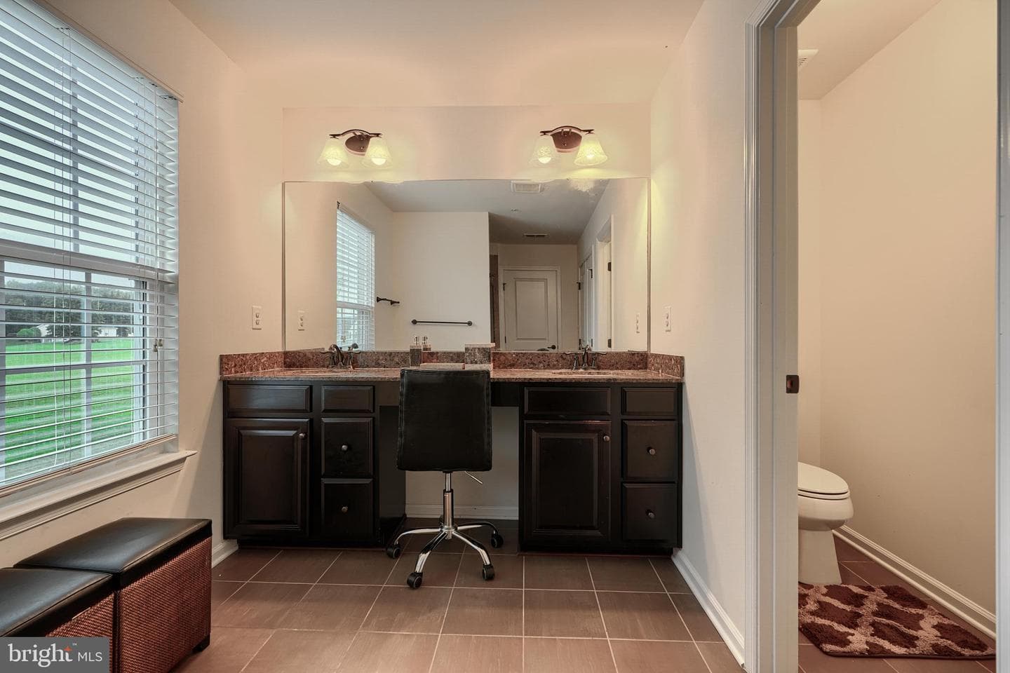 734 Falcon Lane photo 38
