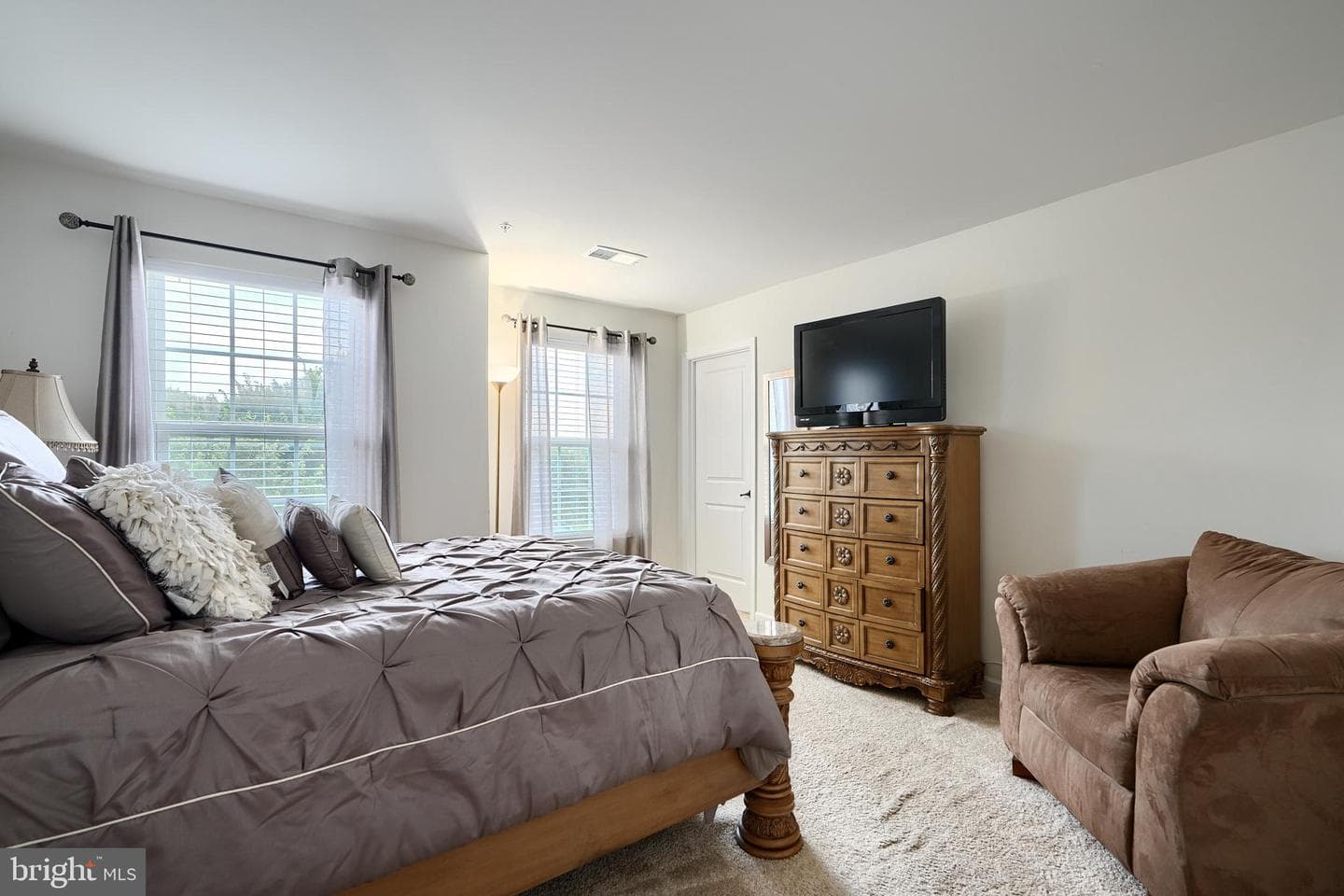 734 Falcon Lane photo 40